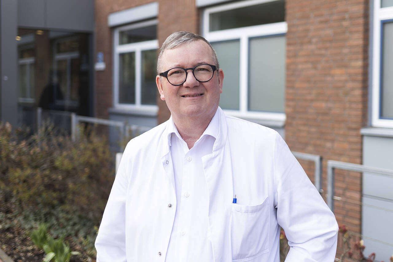 Kontinuität aus den eigenen Reihen: Dr. med. Peter Fricke wird Chefarzt im Klinikum Cracau Dr. med. Peter Fricke neuer Leiter der Klinik für Allgemein- und Viszeralchirurgie im Klinikum Cracau der Universitätsmedizin Magdeburg.